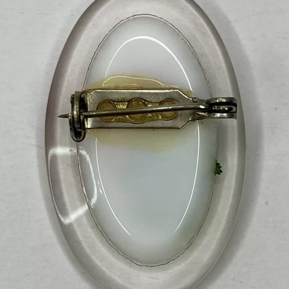 Vintage Red Rose Lucite Hand Carved Gemstone Flower Brooch - Picture 9 of 9